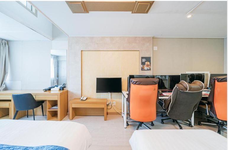 R&T Hotel Jeju Exterior foto