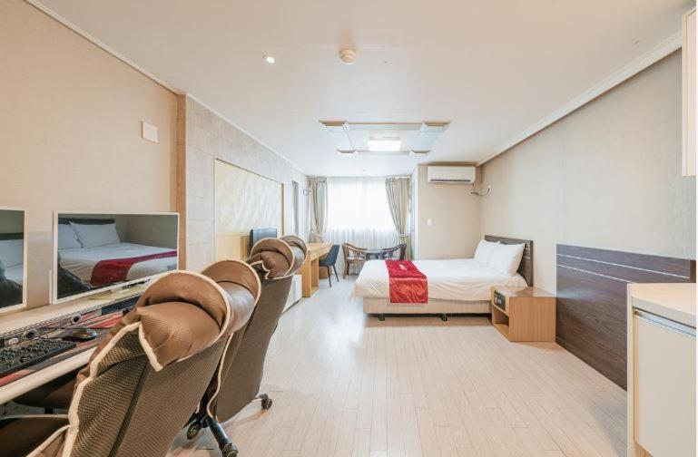 R&T Hotel Jeju Exterior foto